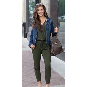 NWT Pretty Garden Olive 3/4 Sleeve Jumpsuit Small